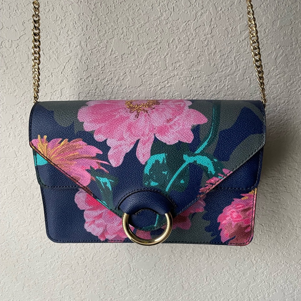 Banana Republic Flower Shoulder Bag. Spring/summer. Accordion Style Daisy